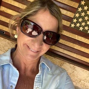 Meet your Posher, Lee